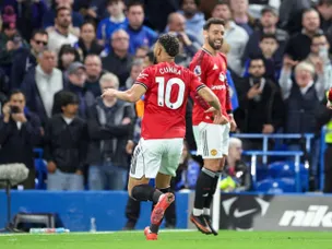 Fabulous Fernandes leads Man Utd to crucial win over Chelsea in Champions League chase