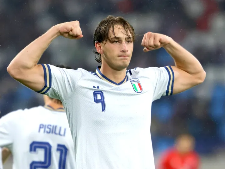 Arsenal, Man United make 'late checks' on Inter striker