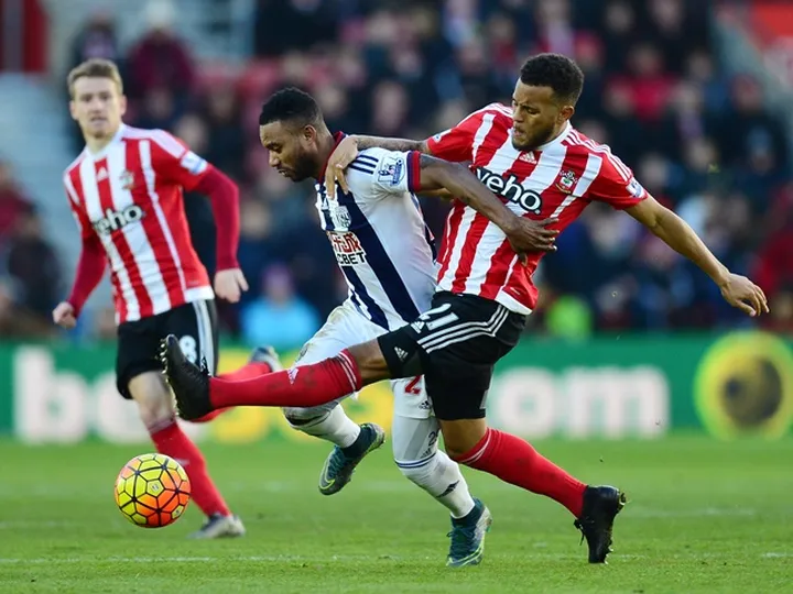 Bertrand signs new long-term deal with Southampton