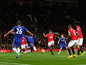 Van Persie denies Chelsea