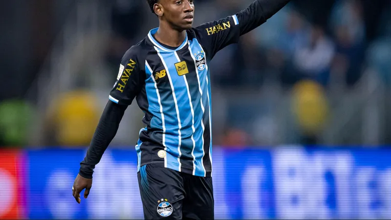 Transfer news and rumours: Hull closing in on €20m deal, ex-Man United striker reunites with Ten Hag