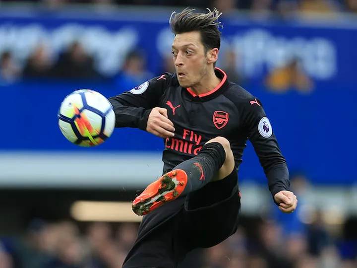 Barca consider Ozil as Coutinho alternative?