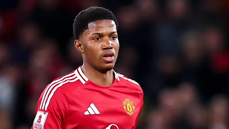 "He is not ready" - Man United must send Obi out on loan this season