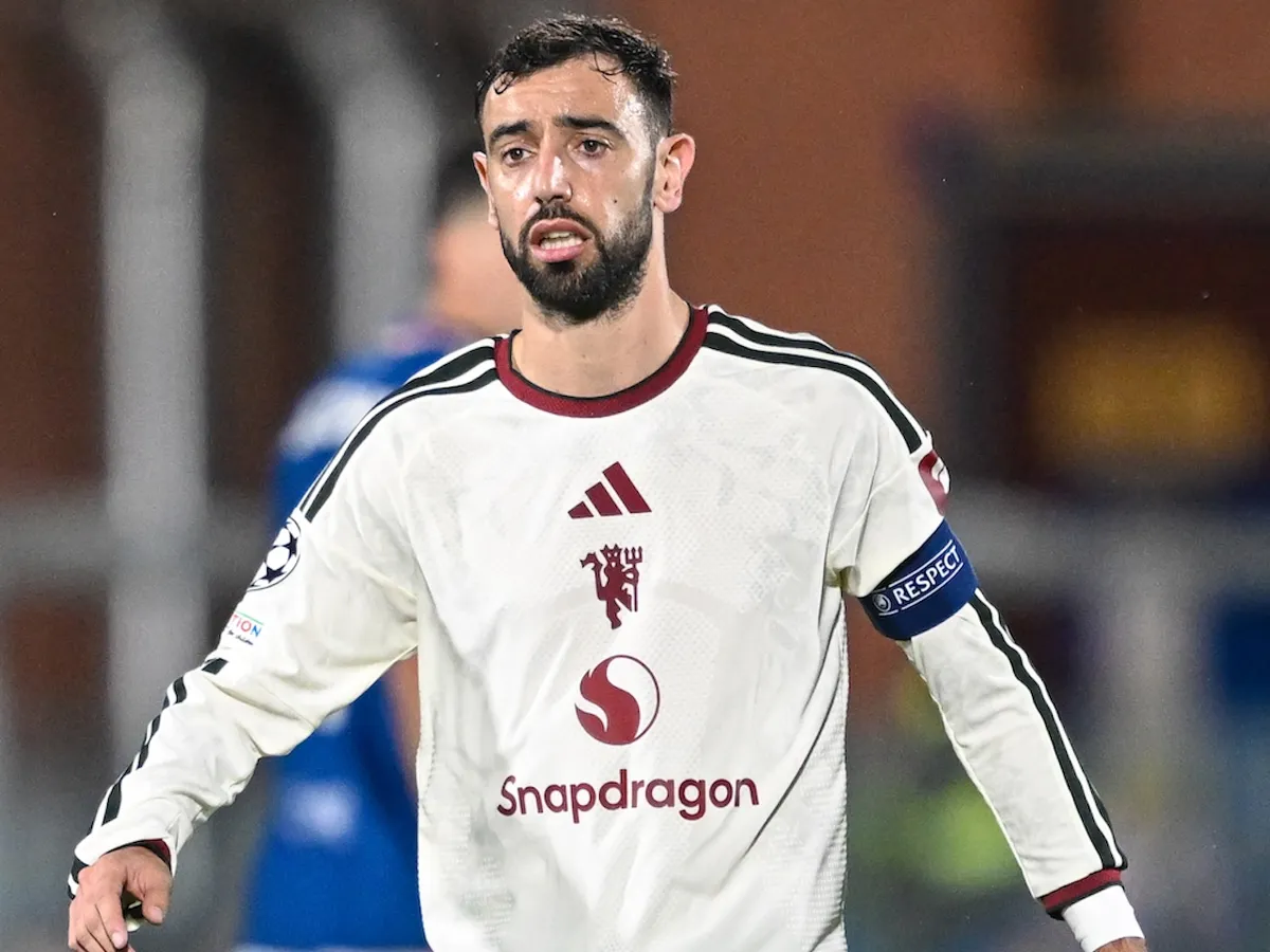 Como 4-1 Man United: Red Devils captain Bruno Fernandes appears to question Michael Carrick after horrendous Champions League defeat