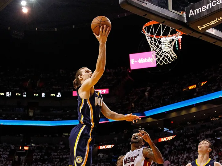 Cavs sign free agent Amundson?