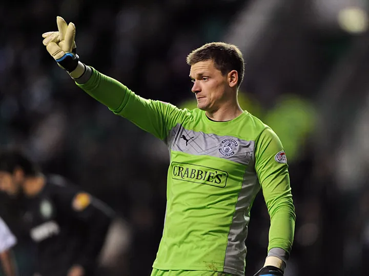 Hibs take point at Aberdeen