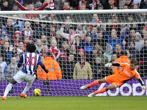 Lukaku pen puts Baggies ahead