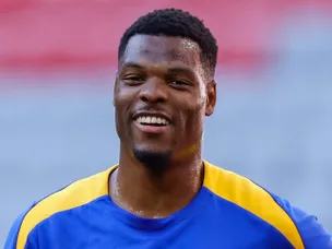 New twist in Dumfries tale as Liverpool, Man Utd learn of 'compelling' £21.7m offer