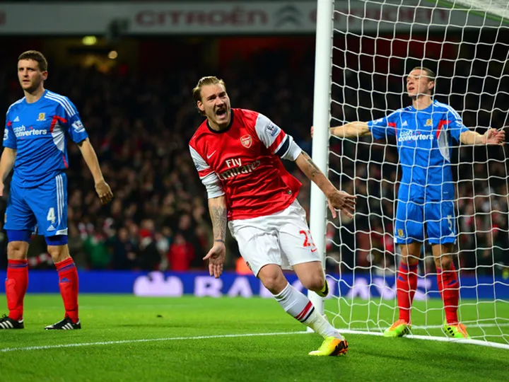 Bendtner poised to complete Wolfsburg move