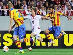 Valencia restore Europa League parity