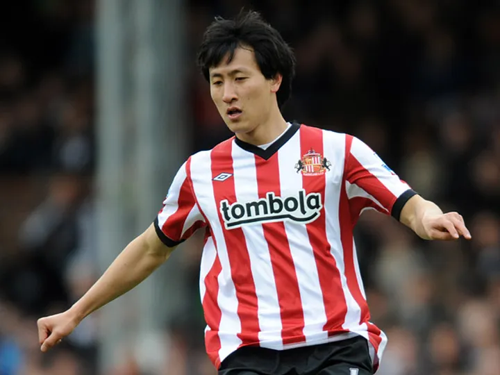 Ji Dong-Won joins Augsburg on loan