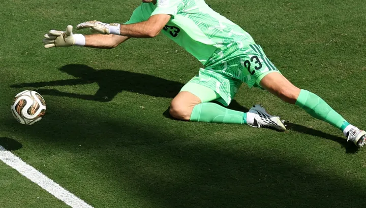 إسبانيا 1-0 تقييمات لاعبي الأرجنتين: بطولات إيميليانو مارتينيز ليست كافية لوقف مسيرة لاروخا نحو اللقب العالمي الثاني