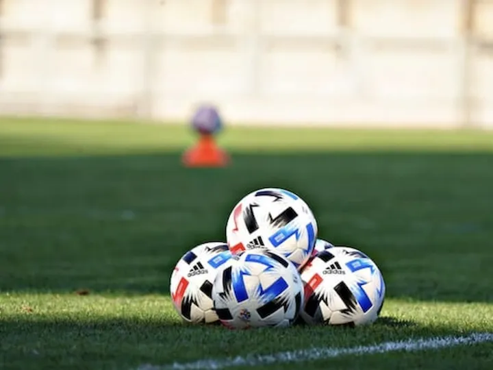 Step-by-step guide to learning how to play football in easy steps