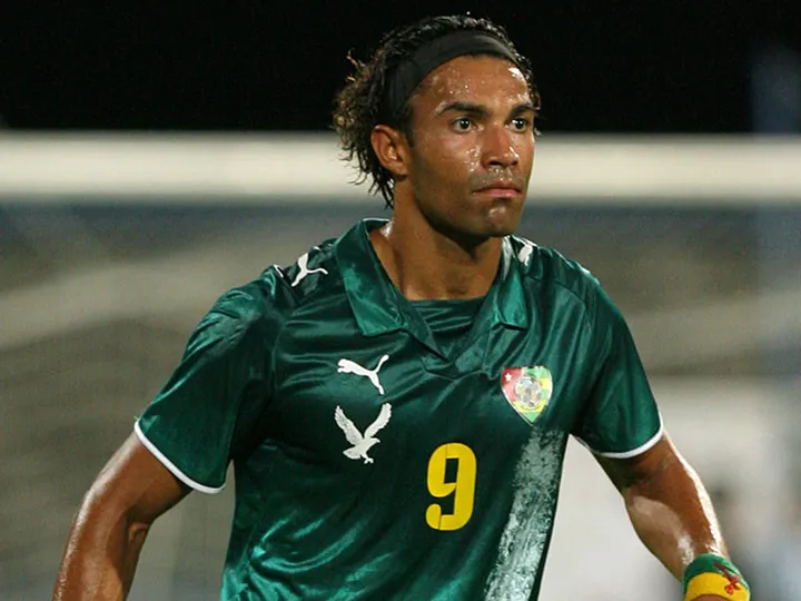 Dossevi wants England return