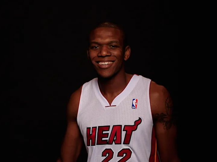 Cavaliers 'sign veteran Jones'